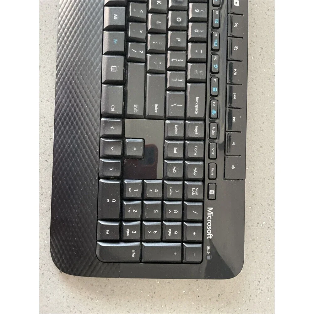 Microsoft Wireless Keyboard 2000 - Model 1477 No Dongle Untested